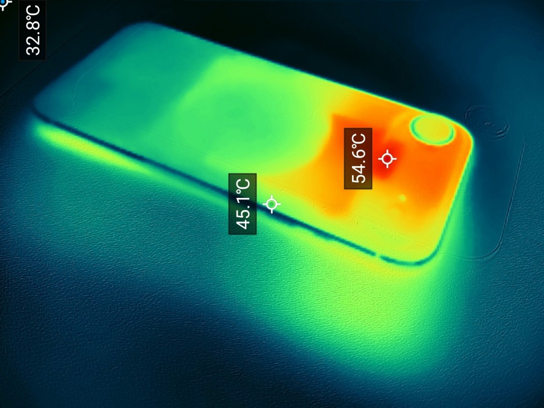 Обзор iPhone Air: уникальный телефон с большими недостатками картинка iPhone Air