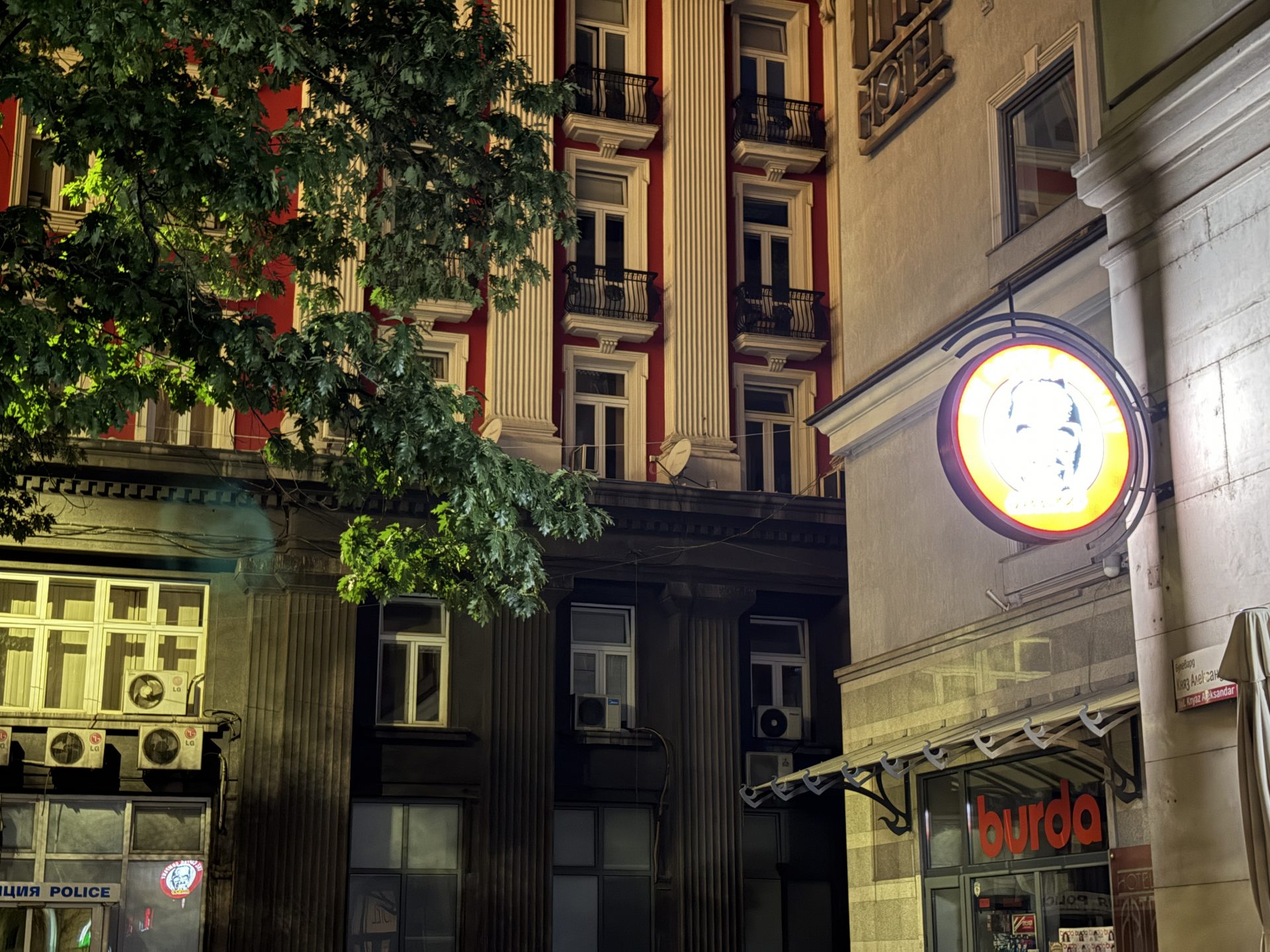 Обзор iPhone Air: уникальный телефон с большими недостатками картинка iPhone Air