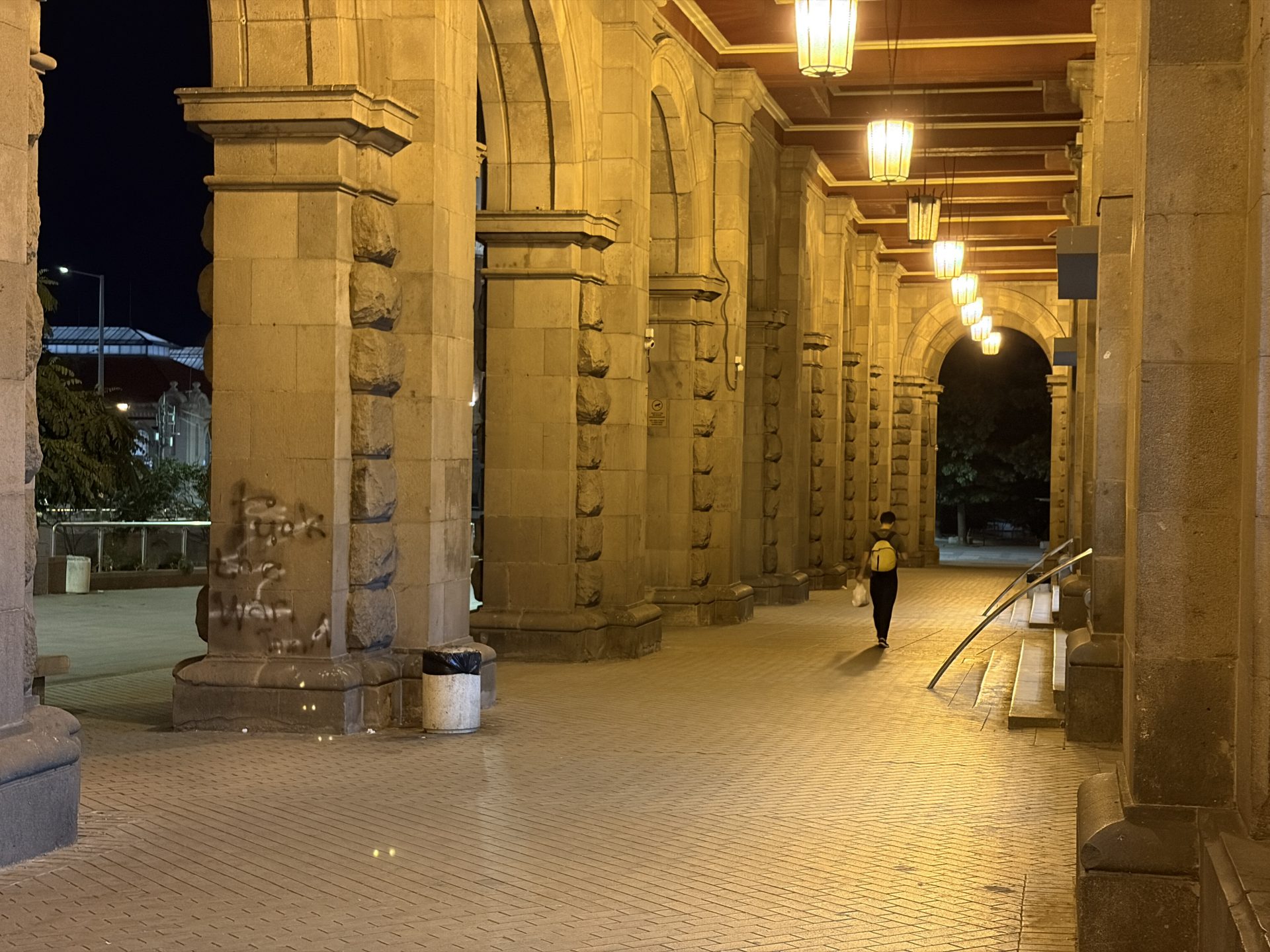 Обзор iPhone Air: уникальный телефон с большими недостатками картинка iPhone Air