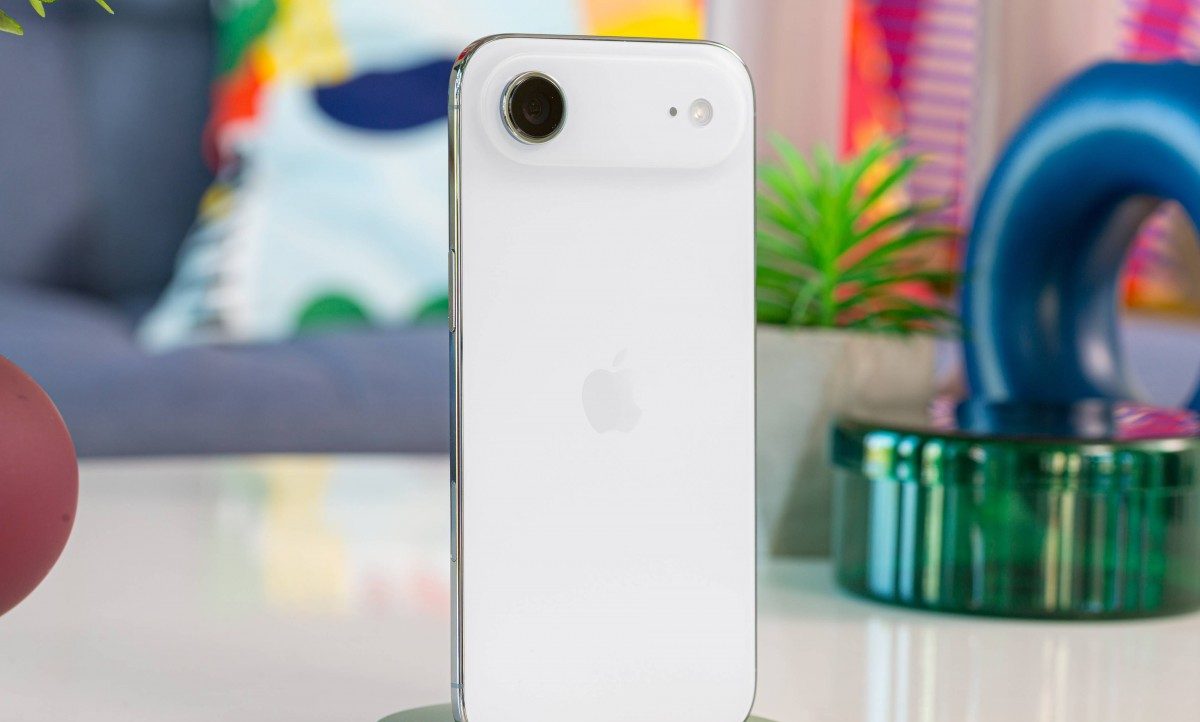 Обзор iPhone Air: уникальный телефон с большими недостатками картинка iPhone Air