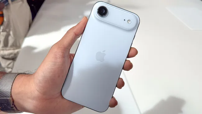 468712iPhone Air: почему AR-очкам не позавидуешь из-за неудобного USB-C