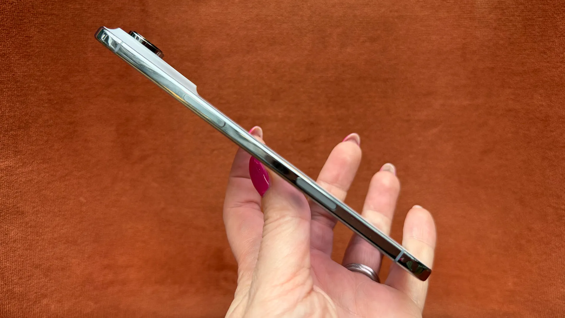 Я ошибалась насчет iPhone Air — вот 5 причин, почему его стоит купить (и одна — почему нет)