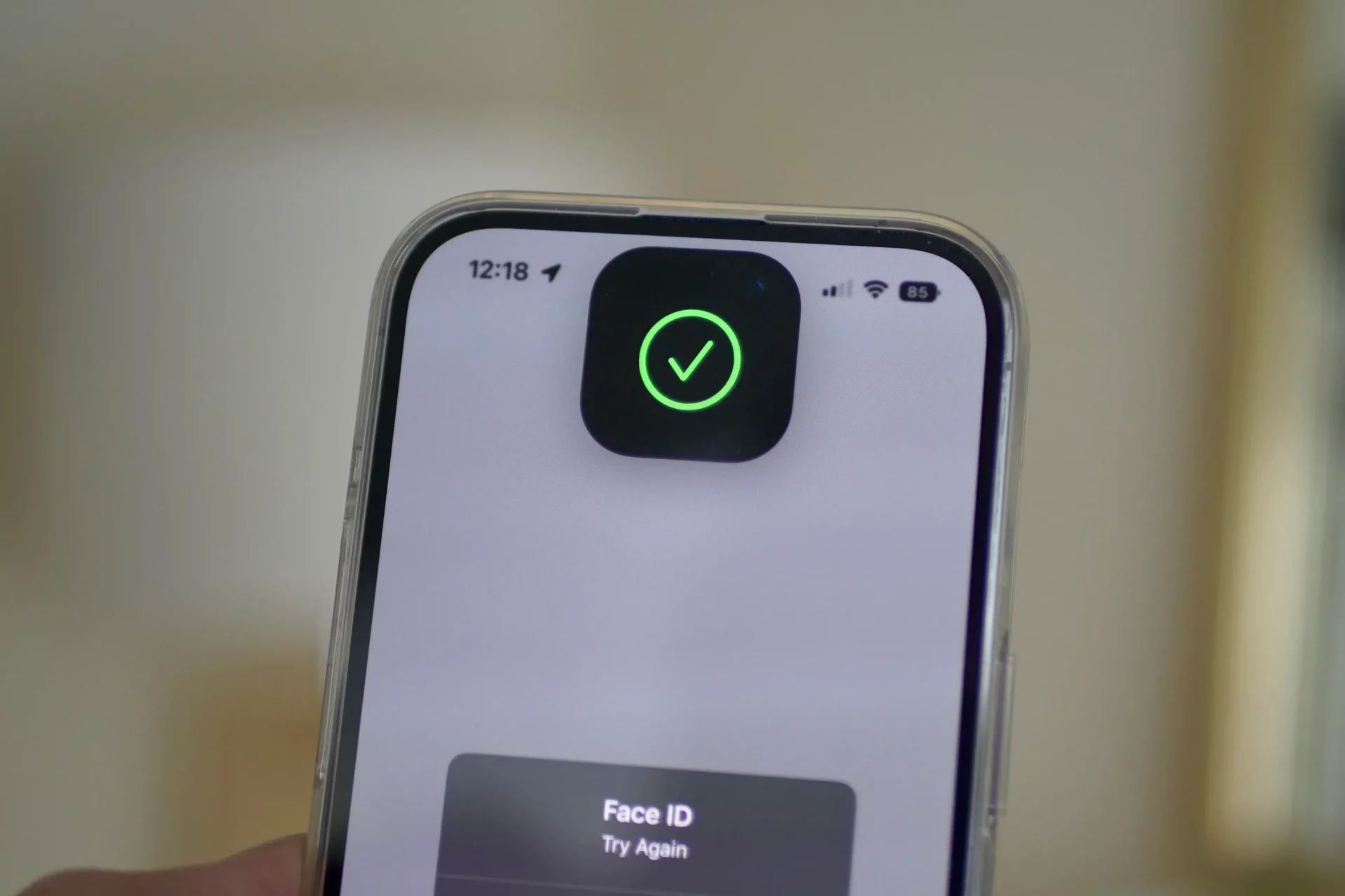Экран iPhone 18 станет лучше, но до мечты еще далеко