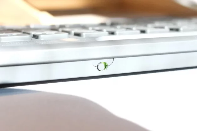 Logitech Solar Board: начало конца для провода? фото