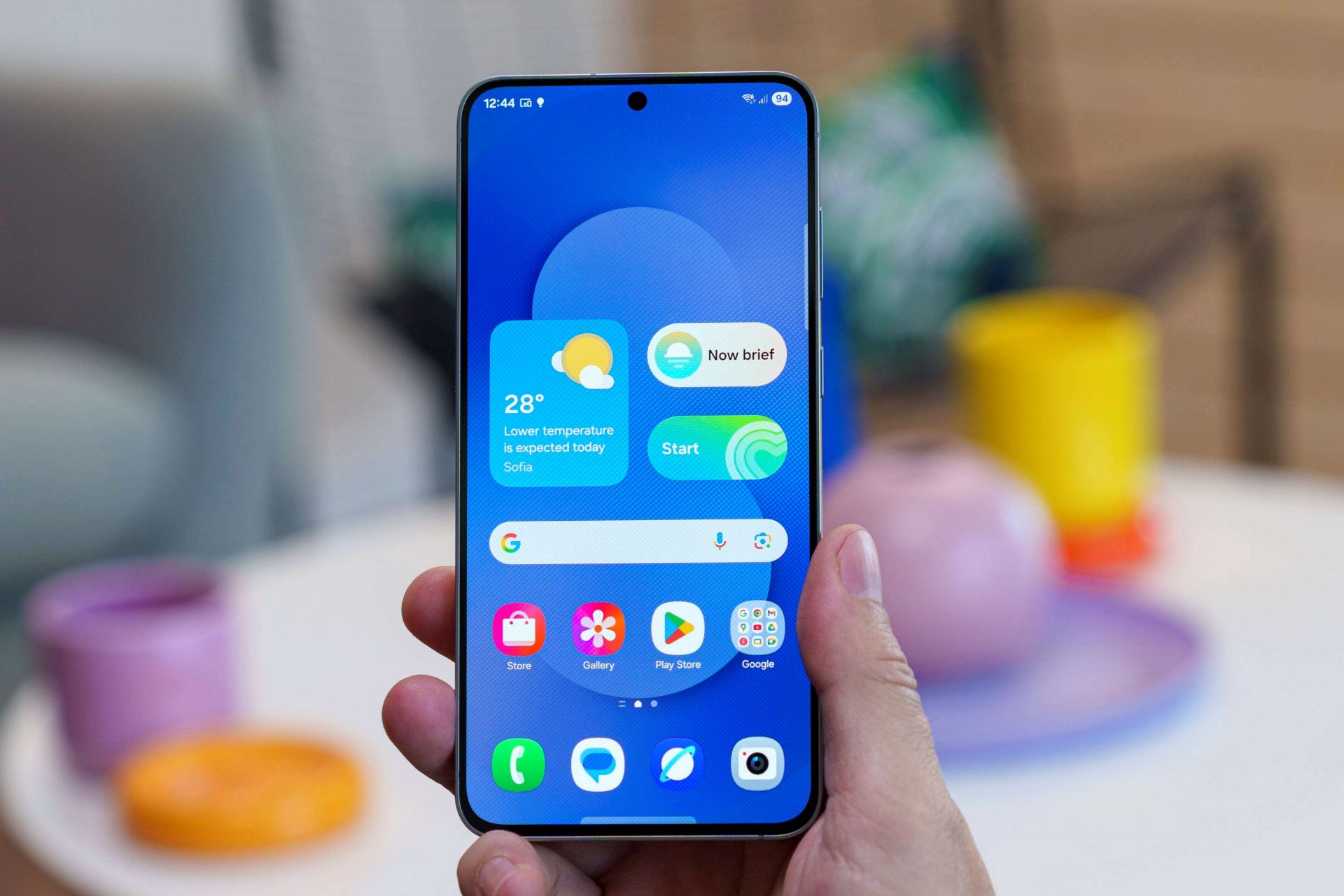 Магия Samsung: как Galaxy S25 FE стал легче, получив батарею большего размера