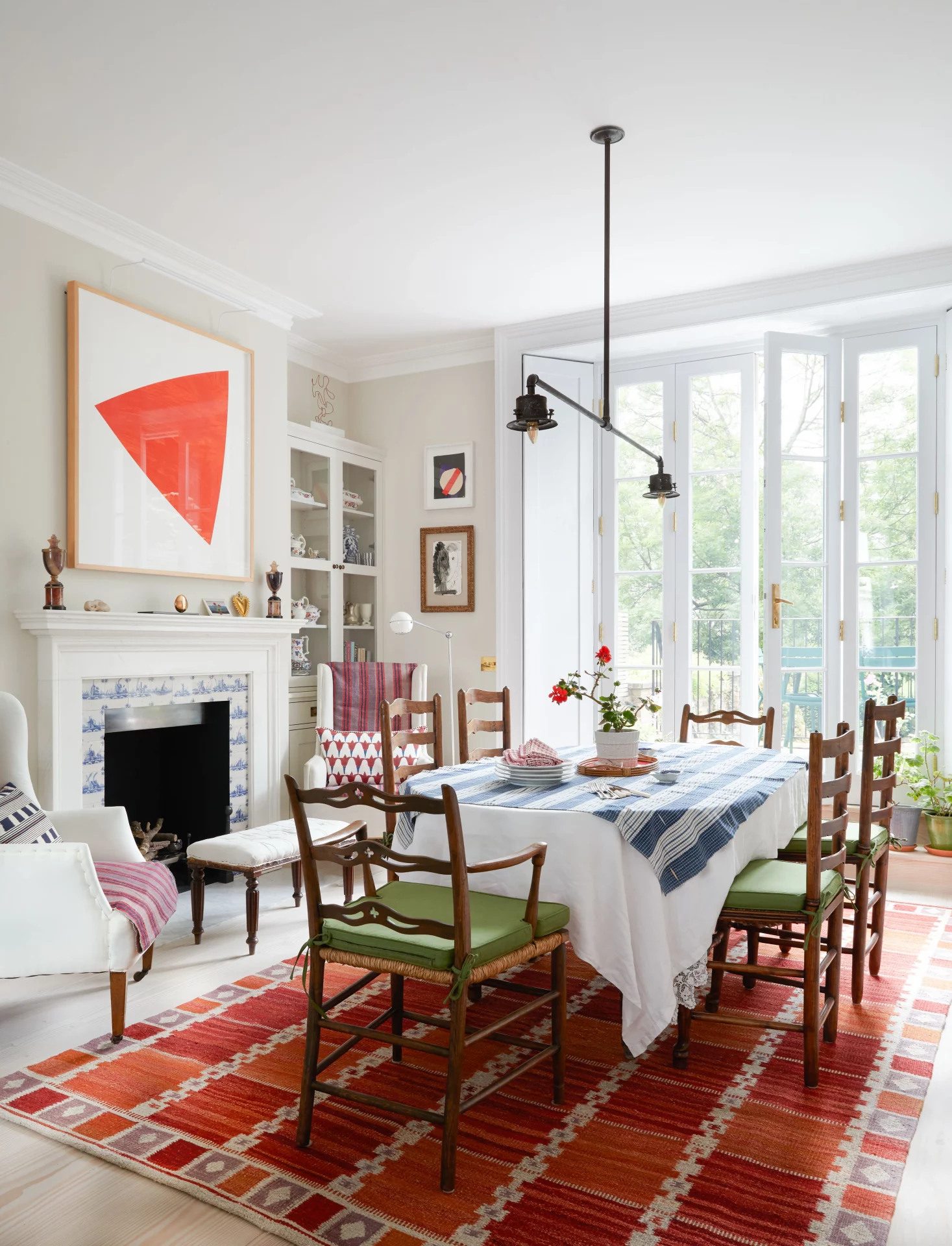 Гостиная вместо столовой: 12 идей, как есть стильно, а не на коленях