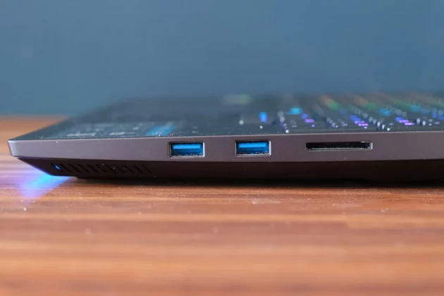 Medion Erazer Beast 16 X1_