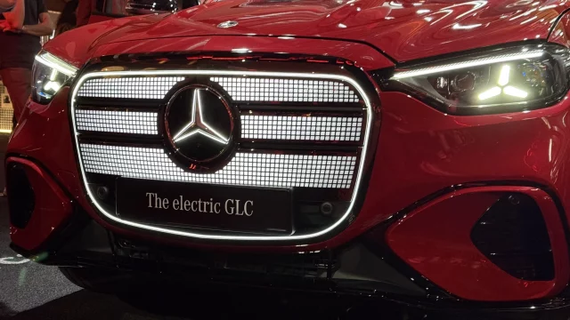 Mercedes электрифицировал свой главный хит встречайте GLC EQ с технологиями из космоса (4) Mercedes электрифицировал свой главный хит: встречайте GLC EQ с технологиями из космоса