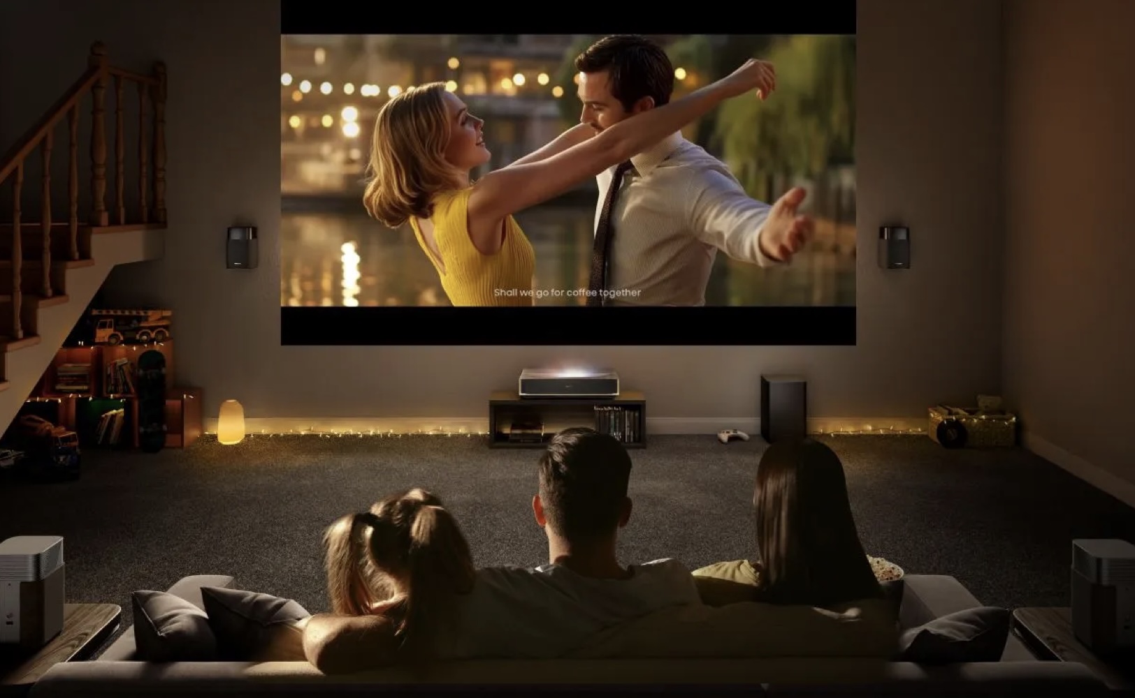 Кинотеатр 150 дюймов не роскошь: новый проектор Hisense поражает ценой