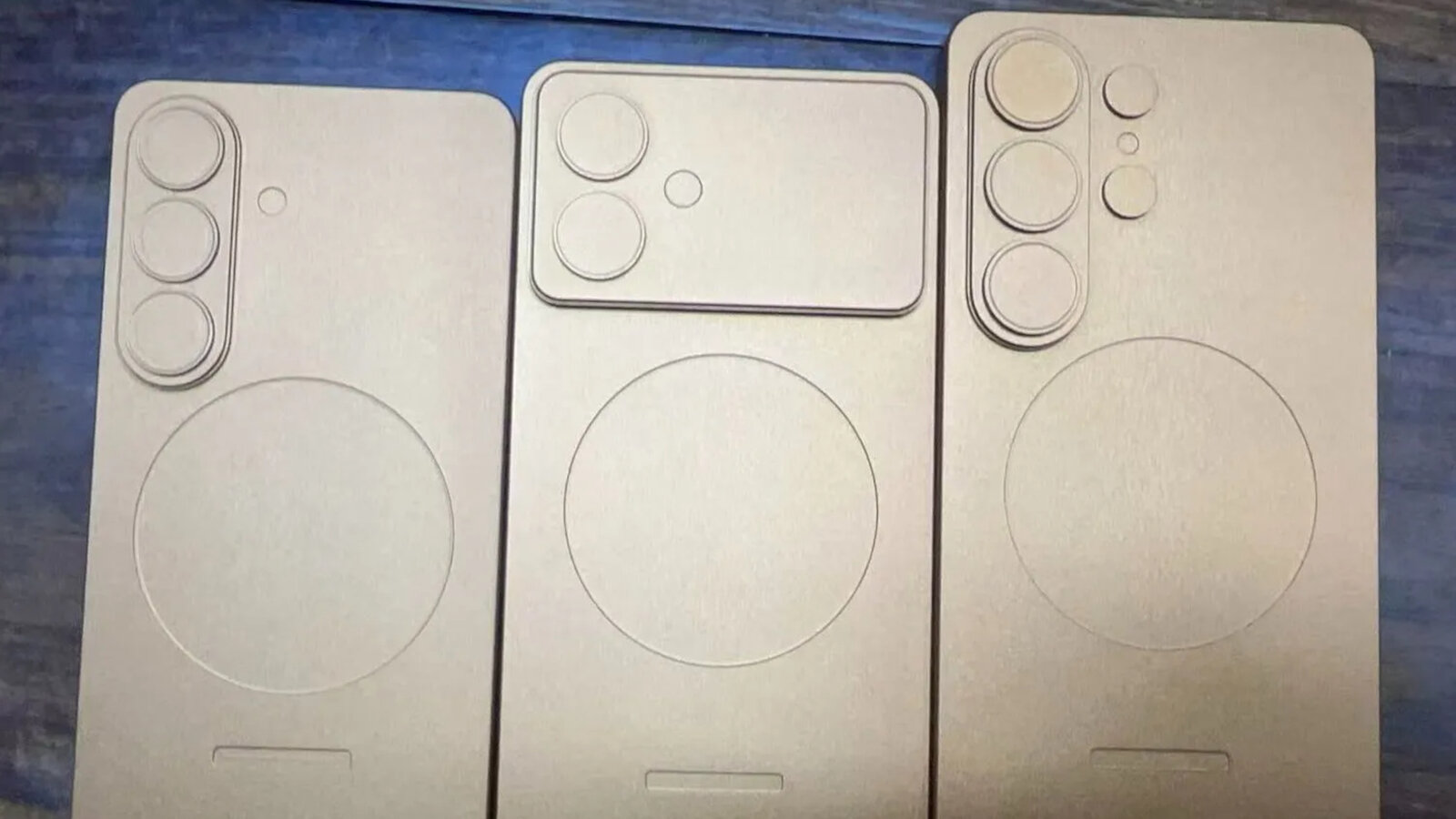 Невероятно: Samsung Galaxy S26 и iPhone 17 — братья-близнецы?