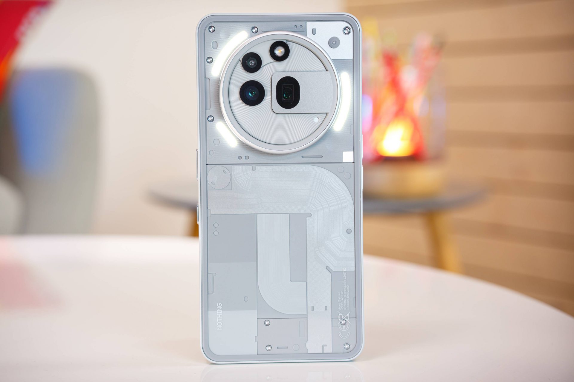 Nothing не останавливается: флагманский Phone (3) еще не остыл, а в сети уже засветился Phone (4a) Pro