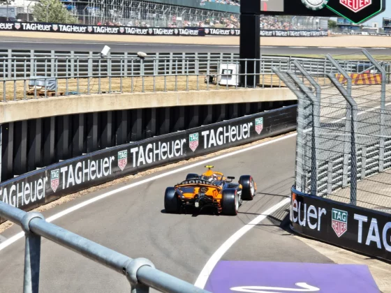 Обзор Nothing Phone 3: неповторимый или ужасный? фото