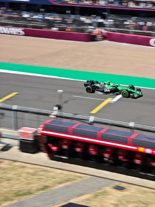 Обзор Nothing Phone 3: неповторимый или ужасный? фото