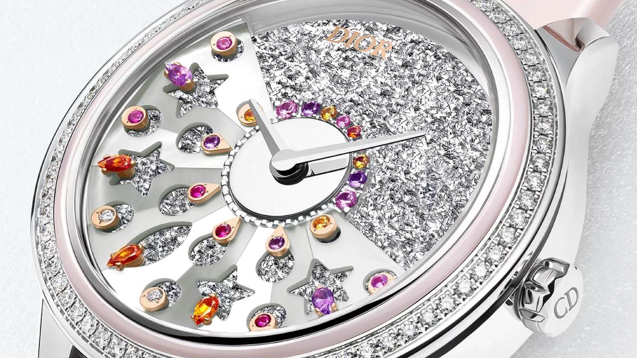 Новые часы Dior Grand Bal настолько блестящие, что их видно из космоса