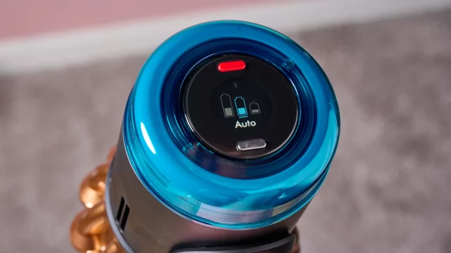 Новый флагманский пылесос Dyson сам решает, как убирать, чтобы экономить батарею (1) Новый флагманский пылесос Dyson сам решает, как убирать, чтобы экономить батарею