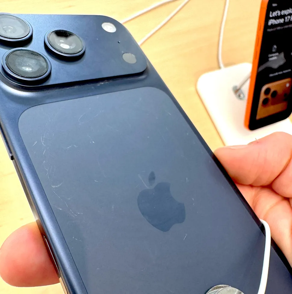 iPhone 17 под ударом: царапины реальность, и ситуация хуже, чем ожидалось! картинка Обзор iPhone 17 Царапины на корпусе как новая норма