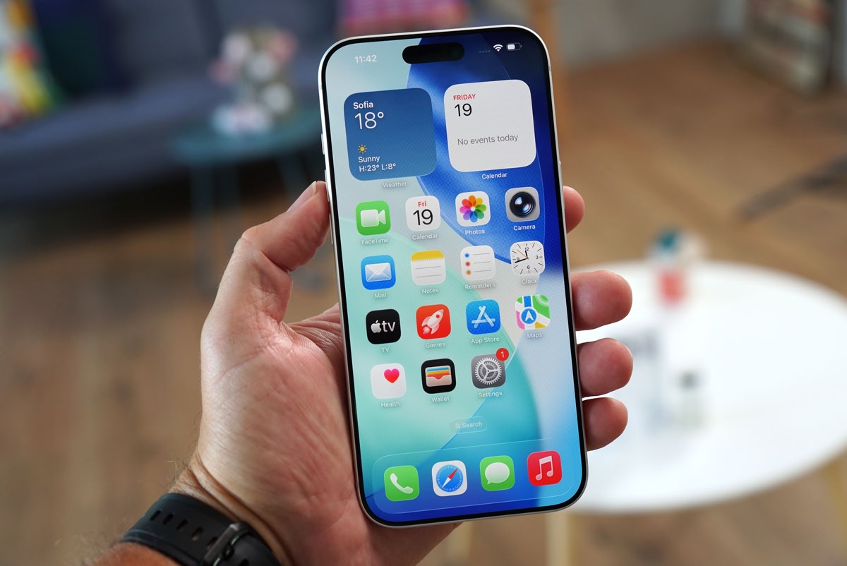 Обзор iPhone 17 Pro Max: Apple исправила главные ошибки, но создала новые споры