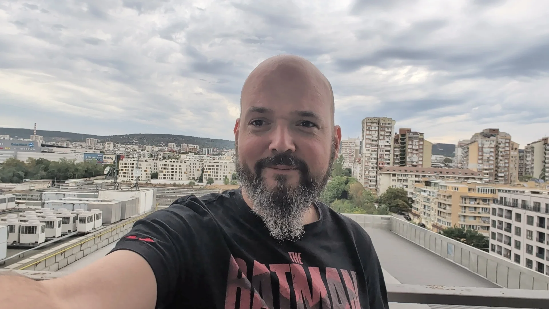 Обзор камеры Pixel 10 Pro XL: Google снова творит магию со старым железом, но есть нюанс