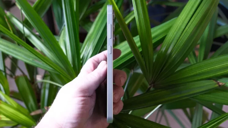 Обзор Samsung Galaxy S25 FE лучше чем iPhone 16e