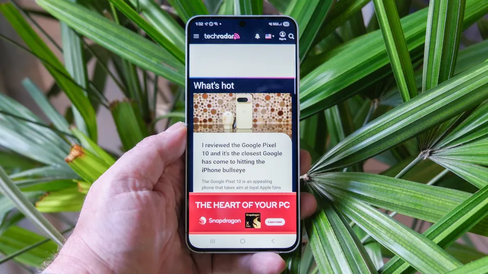 Обзор Samsung Galaxy S25 FE лучше чем iPhone 16e