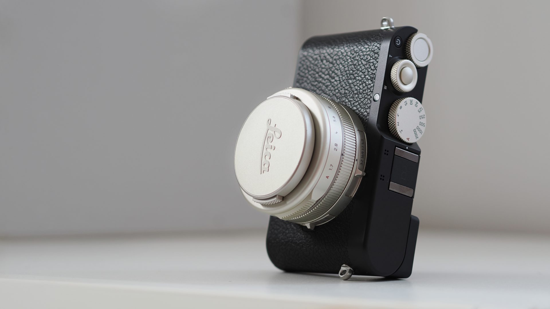 Сенсация для коллекционеров: «та самая» камера невероятной красоты снова в продаже!