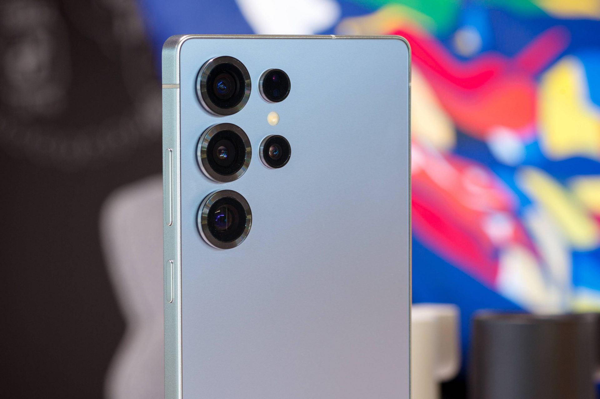 One UI 8.5 для S25 Ultra уже в работе: Samsung ускорила гонку обновлений