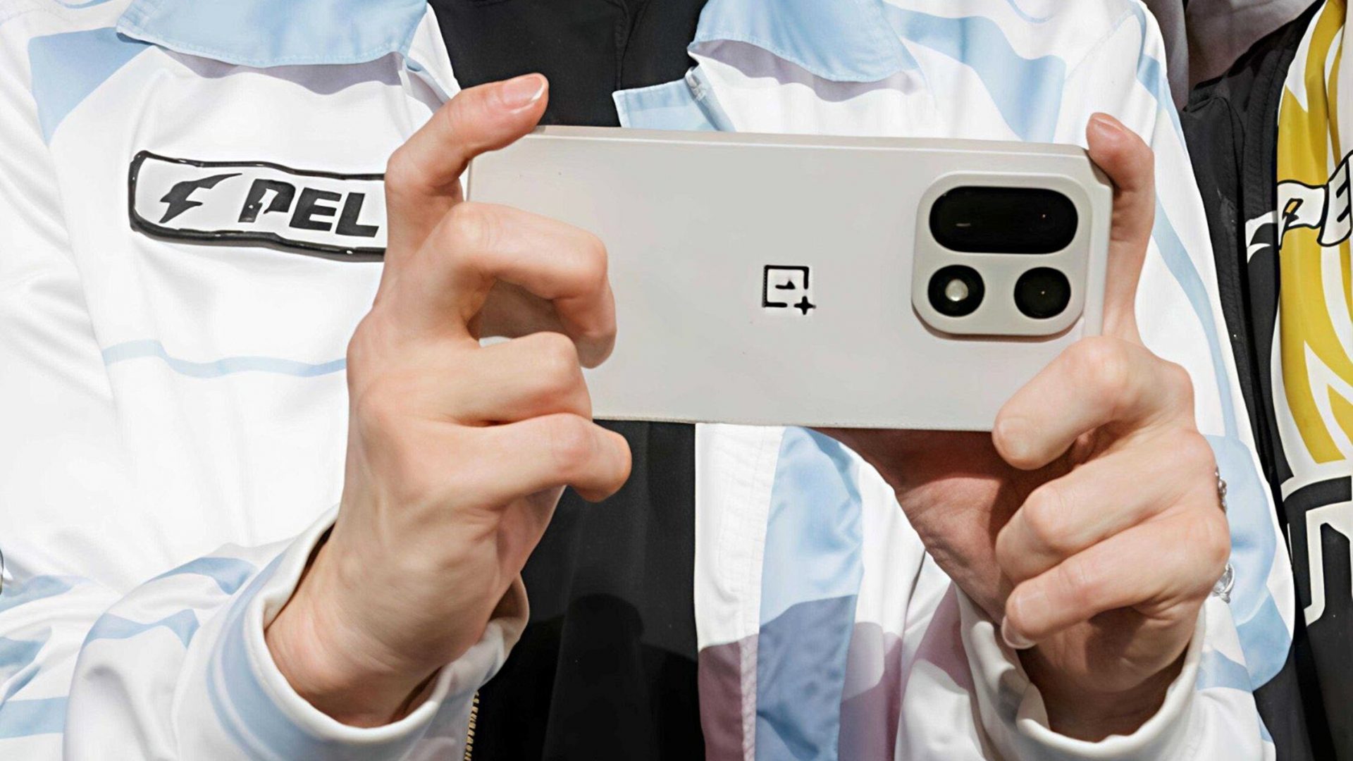 OnePlus 15 идет завоевывать мир Snapdragon 8 Elite Gen 5 подтвержден, Hasselblad — за бортом