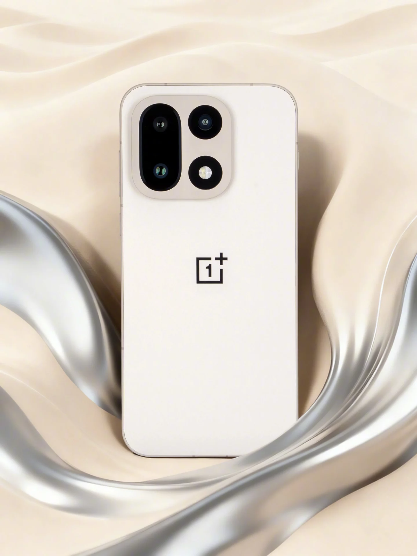 OnePlus 15 — «неубиваемый» флагман? Раскрыта дата выхода и материал прочнее титана картинка OnePlus 15 — «неубиваемый» флагман? Раскрыта дата выхода и материал прочнее титана