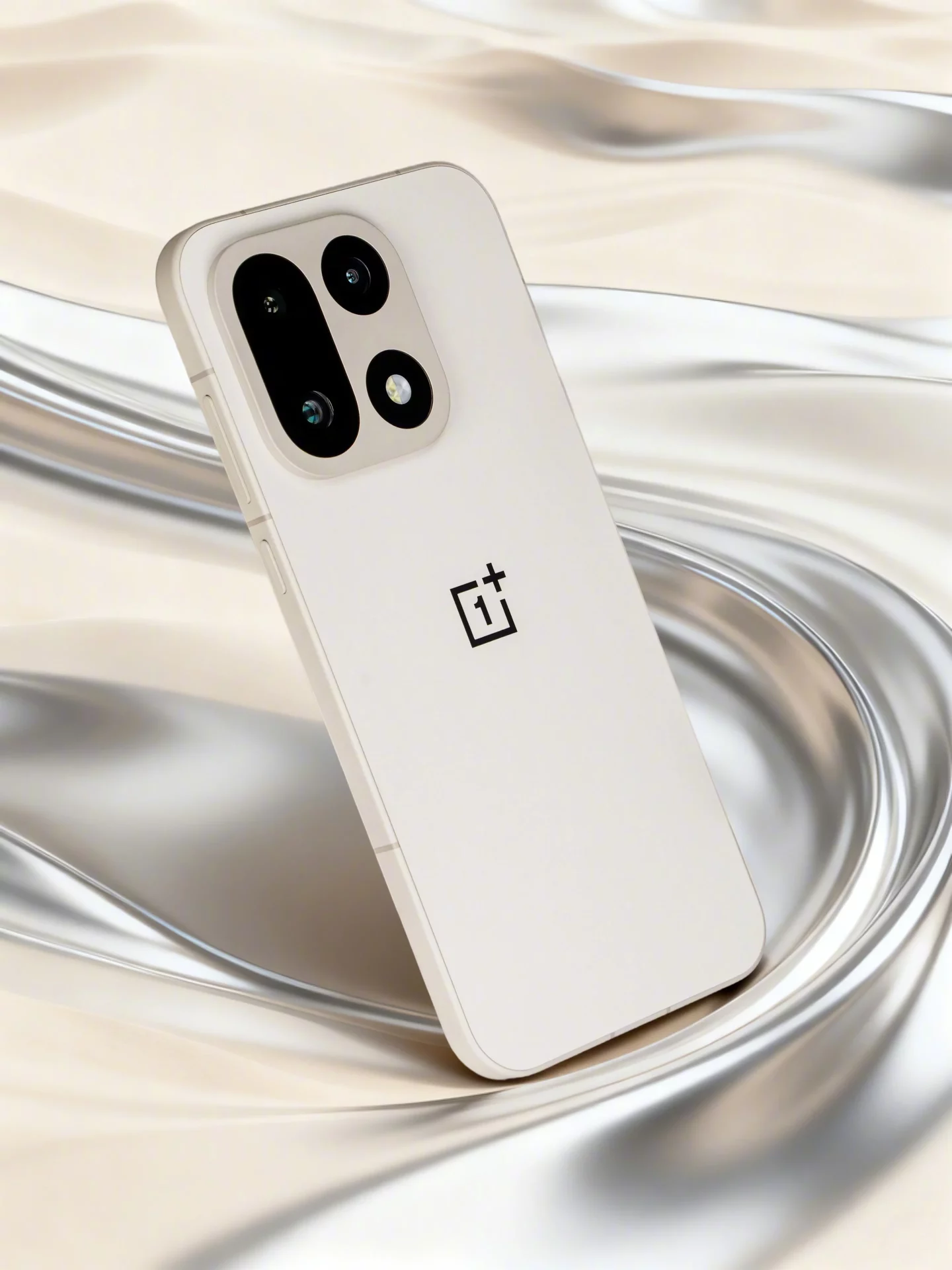 OnePlus 15 — «неубиваемый» флагман? Раскрыта дата выхода и материал прочнее титана картинка OnePlus 15 — «неубиваемый» флагман? Раскрыта дата выхода и материал прочнее титана