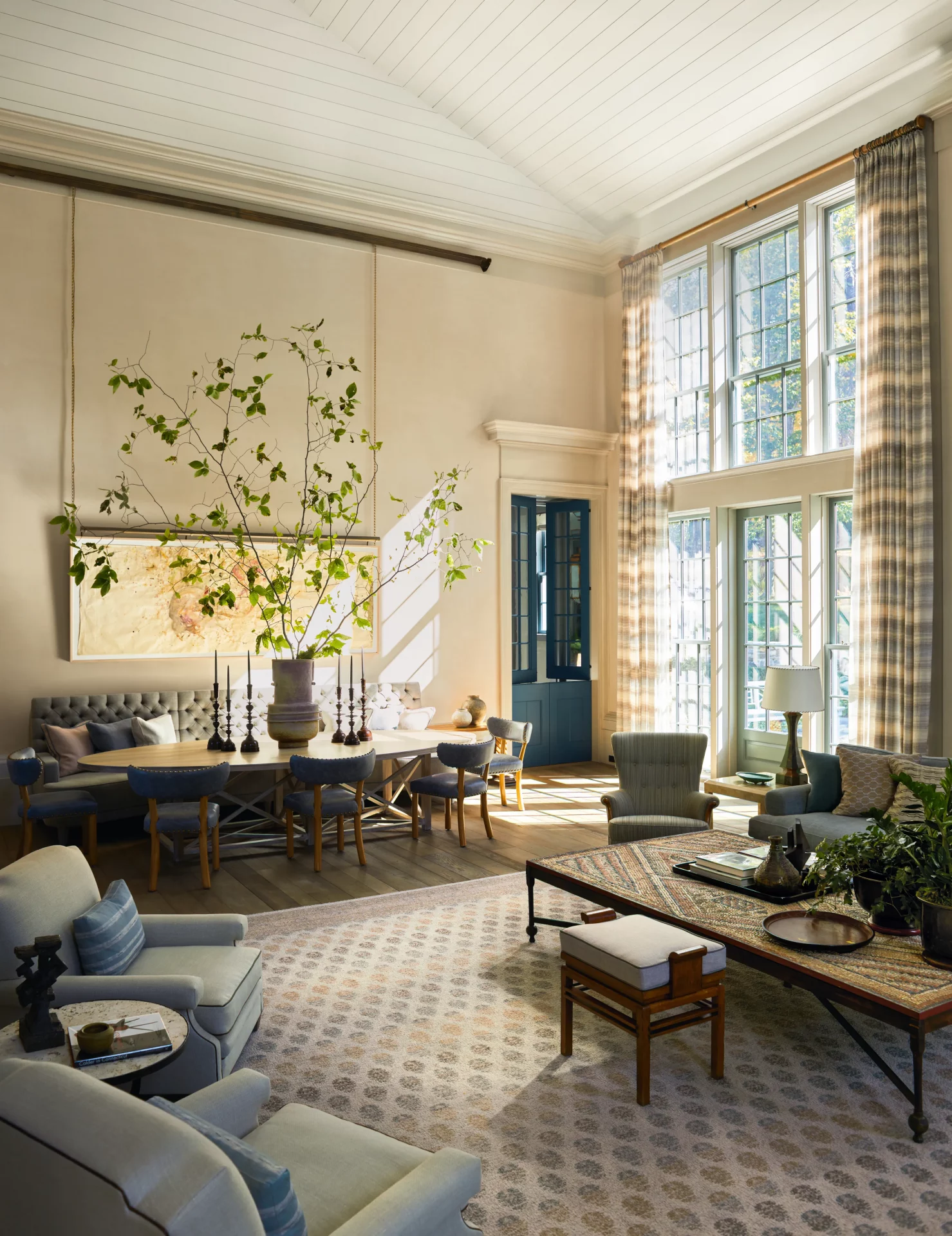 Гостиная вместо столовой: 12 идей, как есть стильно, а не на коленях