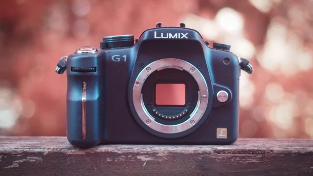 Первой в мире «беззеркалке» — 17 лет. Но можно ли на нее снимать сегодня?