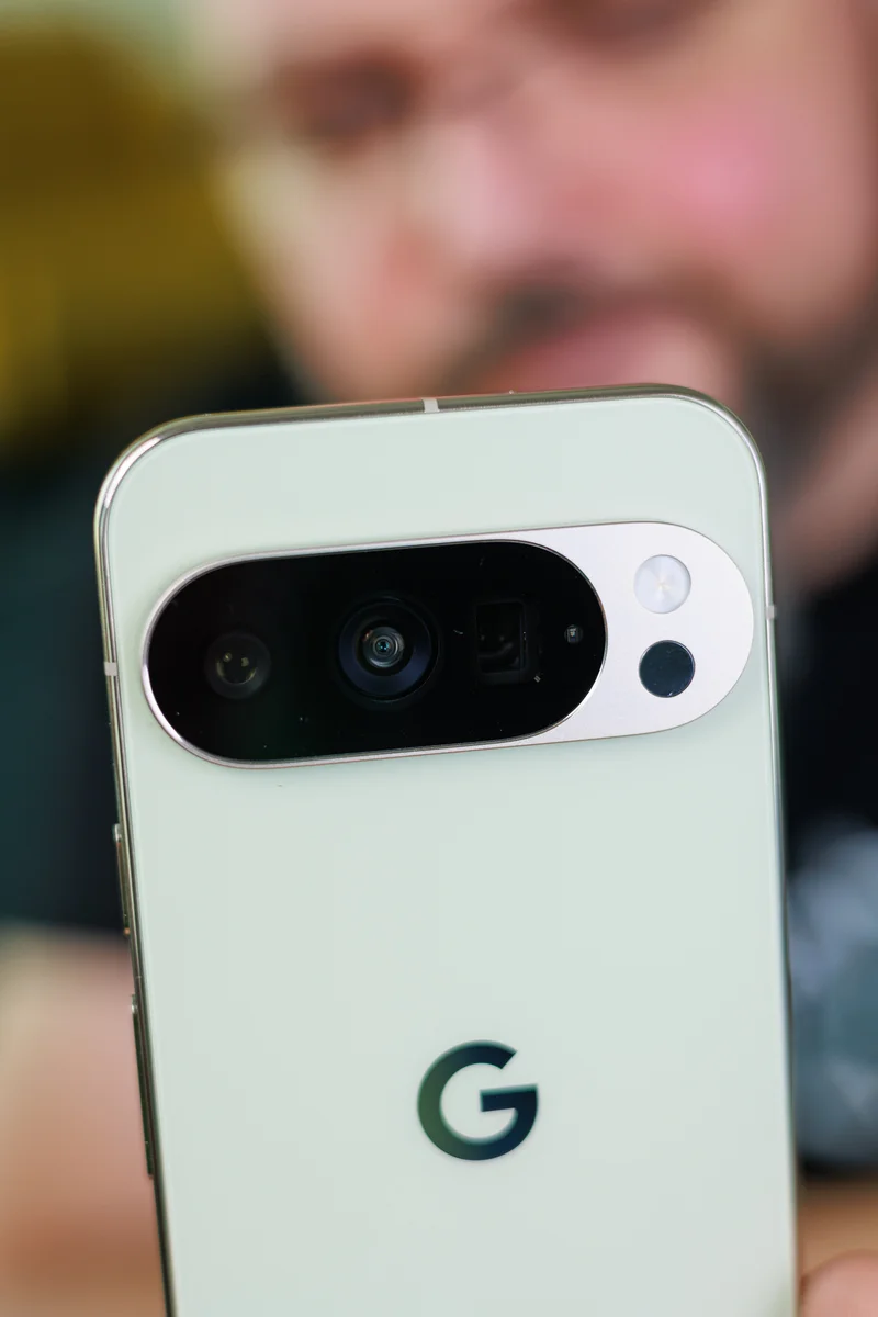 Обзор Pixel 10 Pro: новые мозги в старой оболочке картинка Pixel 10 Pro