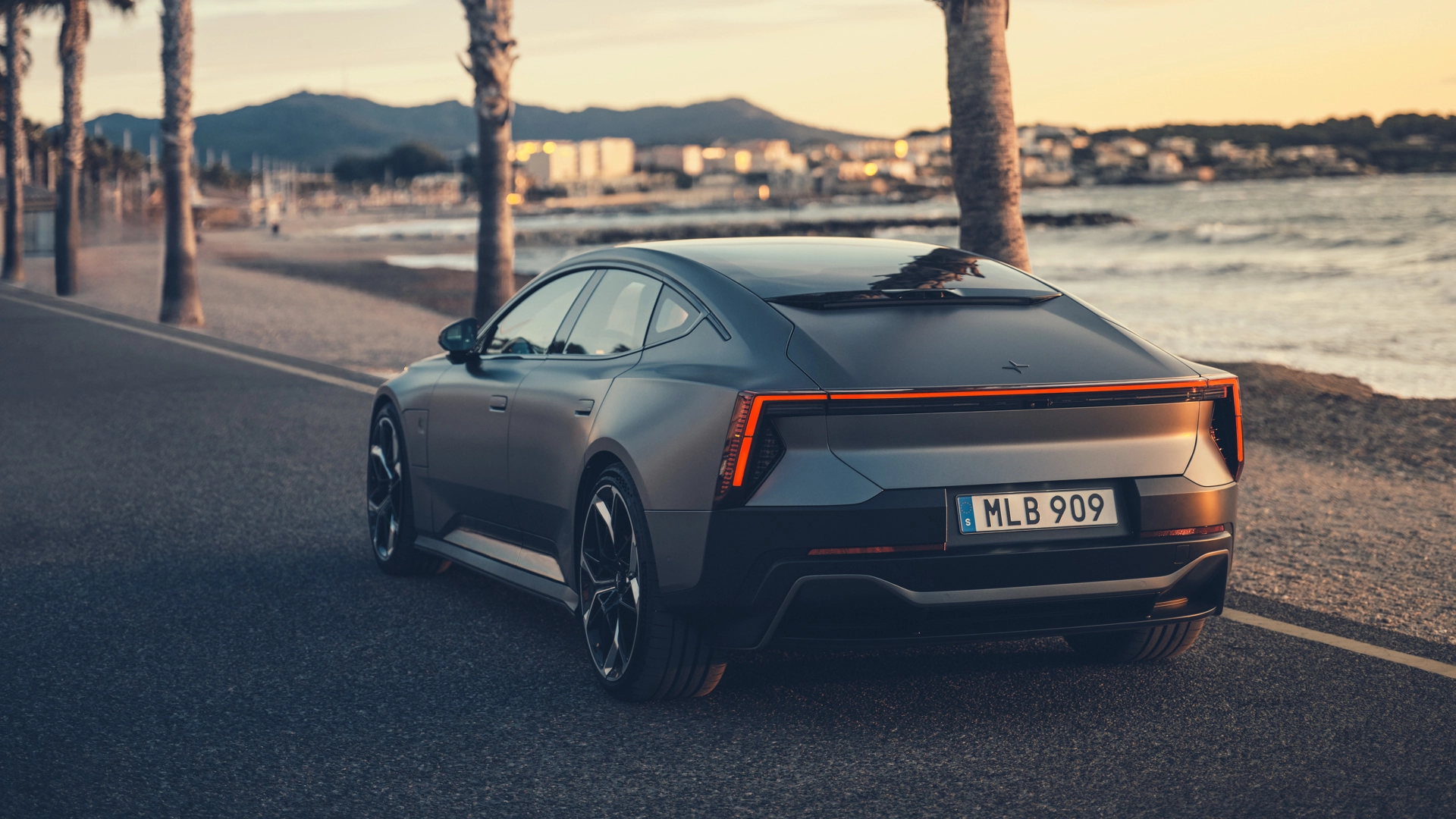 Porsche, берегись: Polestar 5 выходит на охоту с дизайном из будущего и мощью суперкара