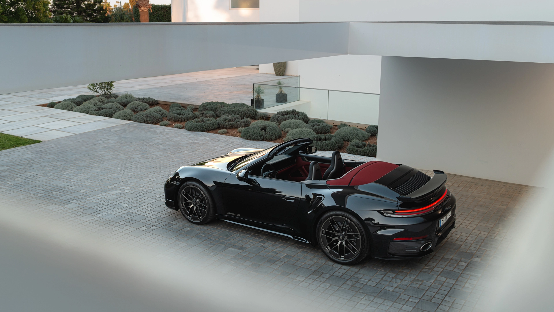 Porsche «электрифицировала» икону: встречайте самый мощный 911 в истории. И да, он гибрид картинка Porsche «электрифицировала» икону: встречайте самый мощный 911 в истории. И да, он гибрид