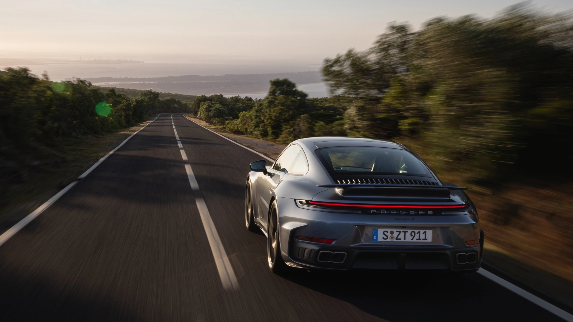 Porsche «электрифицировала» икону: встречайте самый мощный 911 в истории. И да, он гибрид картинка Porsche «электрифицировала» икону: встречайте самый мощный 911 в истории. И да, он гибрид
