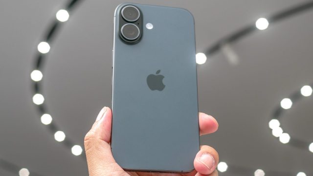 iPhone 17 на тесте: какая модель заряжается быстрее всех? Результаты!