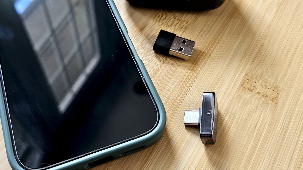 Обзор Questyle QCC Dongle Pro — лучший звук по Bluetooth картинка Questyle QCC Dongle Pro