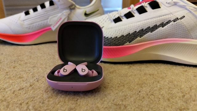 Фанаты фитнеса, ликуйте! Beats готовят сиквел лучших беговых наушников