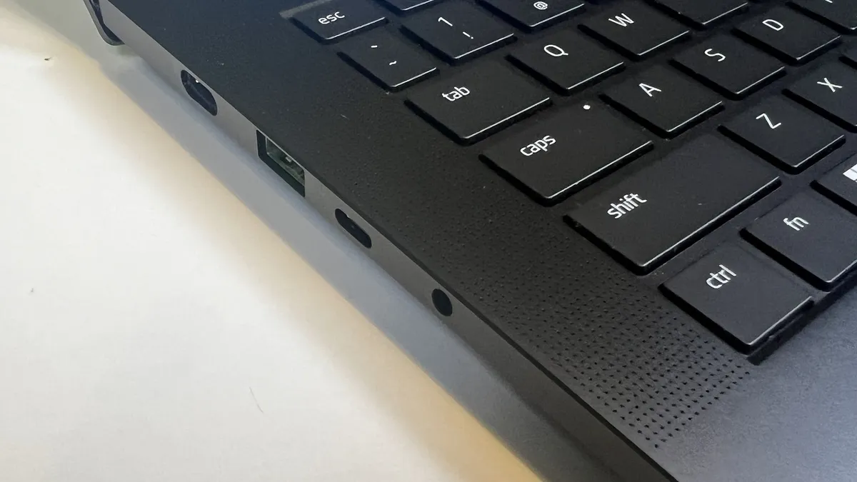 Обзор Razer Blade 14 (2025) — мощь, OLED и мобильность фото