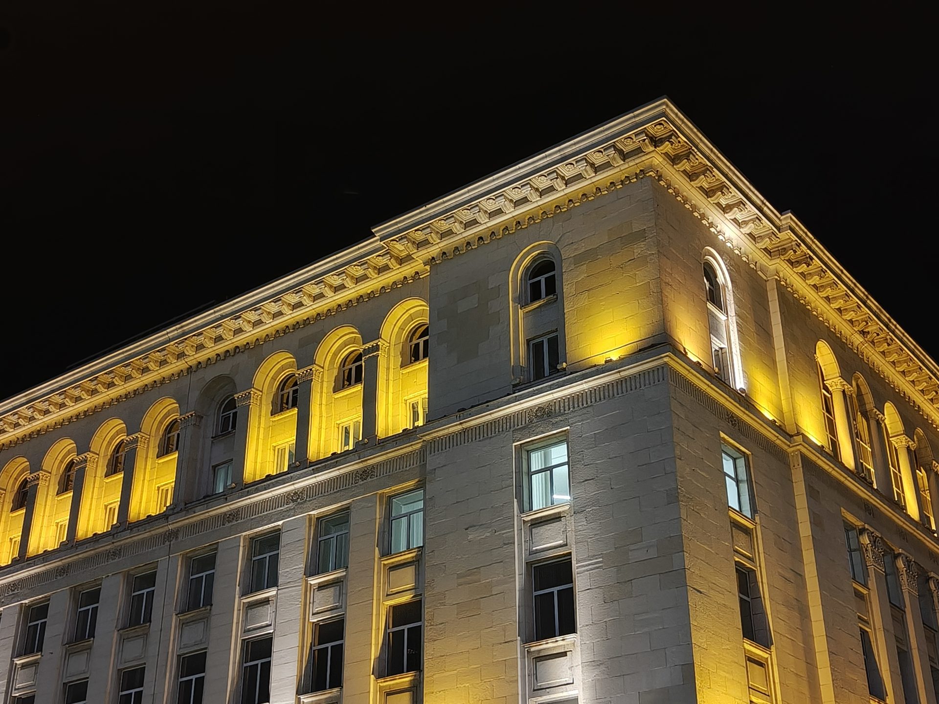 Обзор Realme P3 Ultra — мощный смартфон с 120Гц дисплеем картинка Realme P3 Ultra