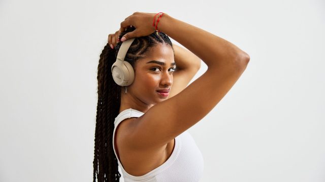 Революция от JBL ANC и 76 часов музыки по невероятной цене!