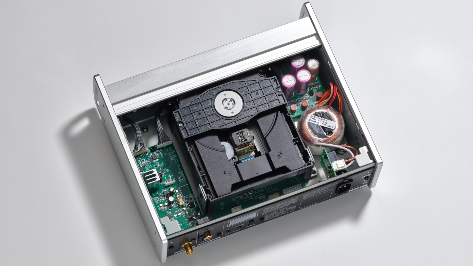 Обновите свою систему: TEAC выпускает эталонный CD-транспорт для Hi-Fi