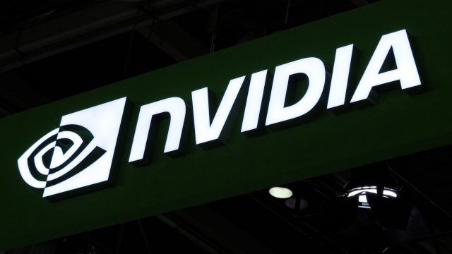 Поворот в стратегии: Nvidia отступает от DGX Cloud