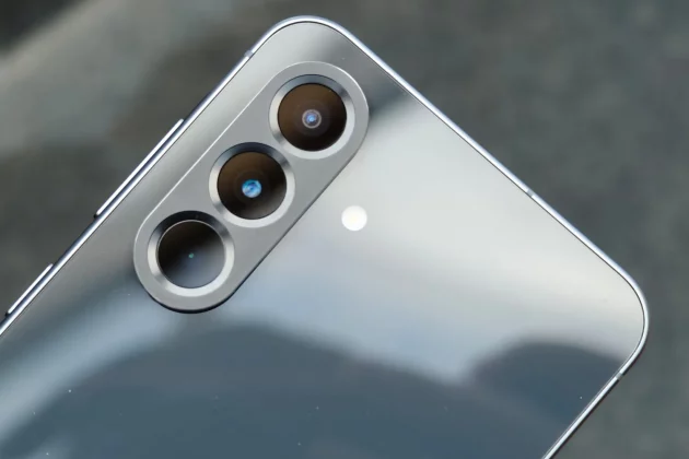 Обзор Galaxy A56: середнячок для требовательных пользователей фото