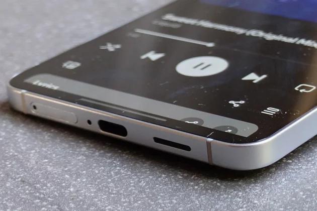 Обзор Samsung Galaxy S25 Edge: один фатальный недостаток фото