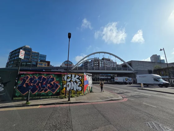 Обзор Samsung Galaxy S25 Edge: один фатальный недостаток фото