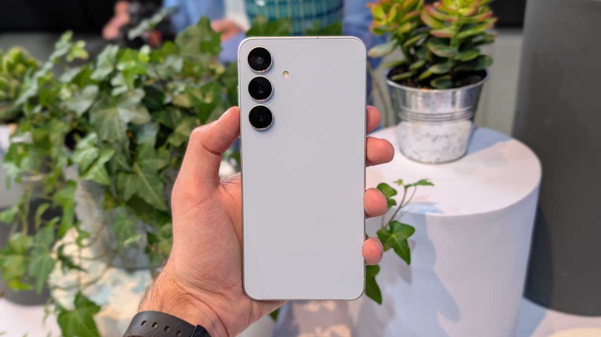 Ждать стоило! Samsung на IFA 2025 раскрыла карты: S25 FE и Tab S11 фото