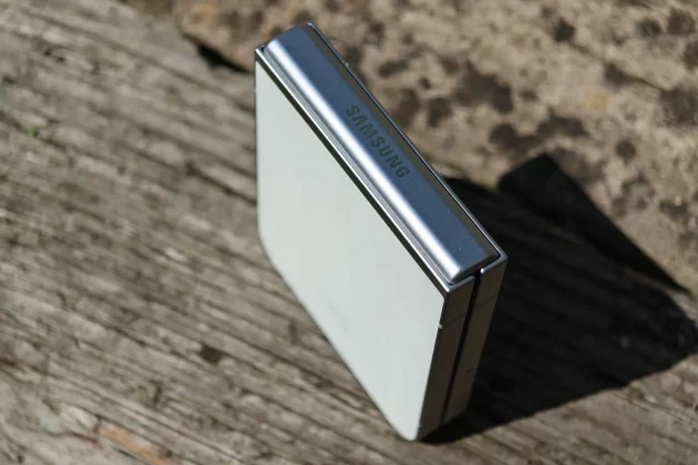 Samsung Galaxy Z Flip 7 FE Почему эта раскладушка_