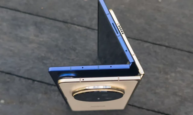 Samsung Galaxy Z Fold 7 vs Honor Magic V5