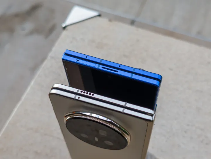 Samsung Galaxy Z Fold 7 vs Honor Magic V5